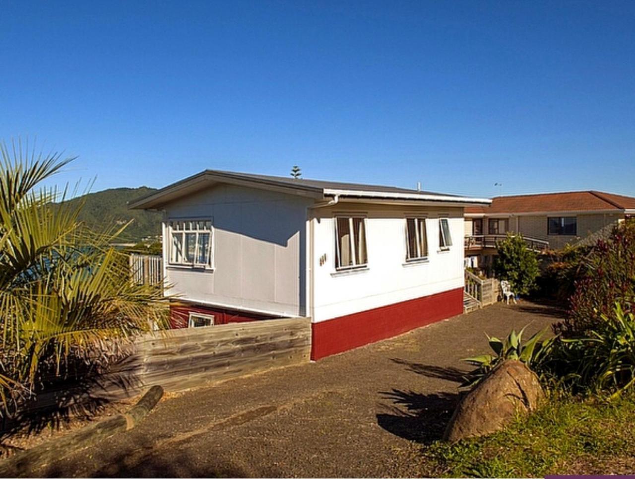 Pretty On Paku, Tairua - Cottage Exterior photo